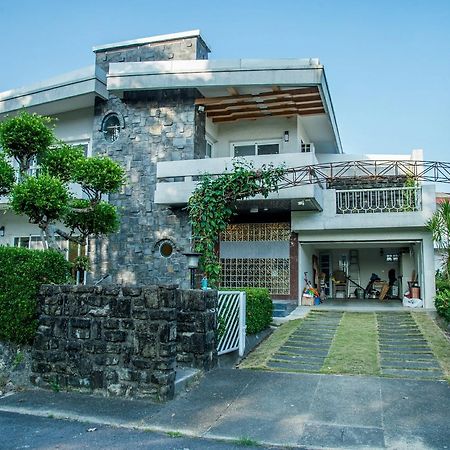 Mountain Homestay 6-8人包棟民宿 Xinhua Екстериор снимка